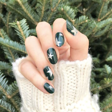 traditional Christmas nail art